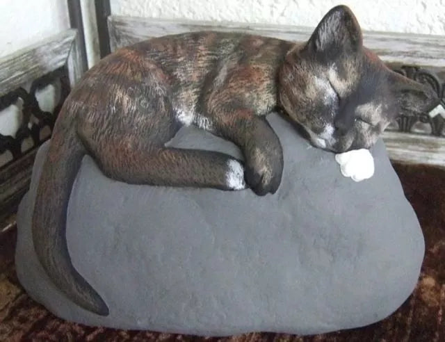 Katze auf Stein nach Fotovorlage