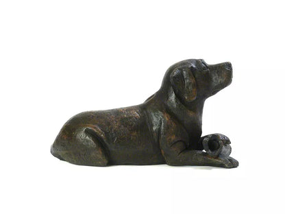 Kunstharzurne Labrador Ansicht von der Seite