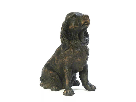 Kunstharzurne Spaniel Ansicht von vorne