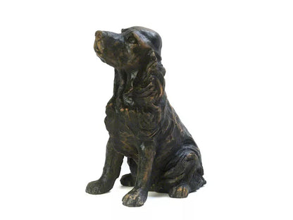 Kunstharzurne Spaniel Ansicht von der Seite