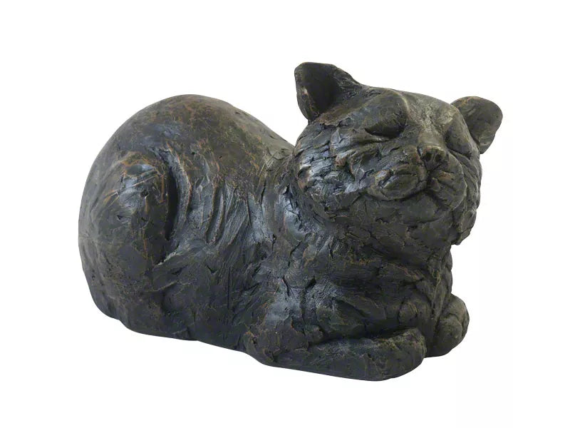 Kunstharzurne liegende Katze Ansicht von vorne