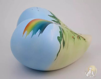 Herzurne bemalt Regenbogenweg Seitenansicht