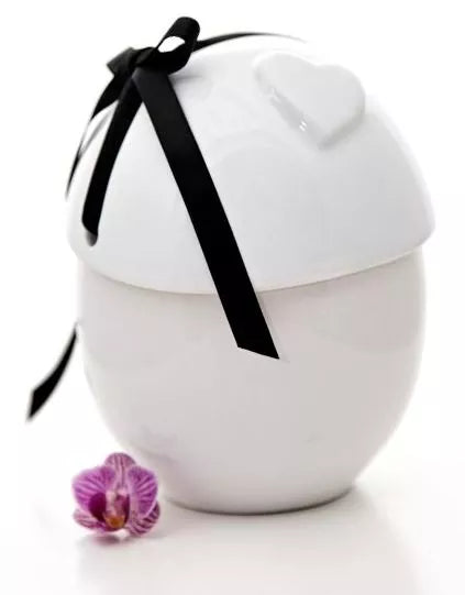Tierurne Anjo mit schwarzem Band und Deckelmotiv Herz