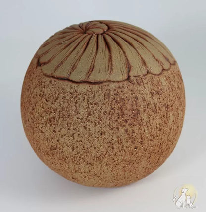 Tierurne Kugel Spirale holzfarben Seitenansicht