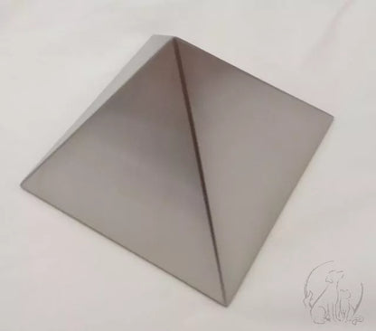 Tierurne Pyramide Edelstahl, Ansicht oben