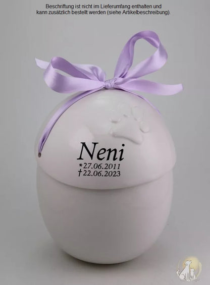 Tierurne Anjo 2,0 Liter Band in Flieder, Folienbeschriftung in schwarz Schrift Jeremias