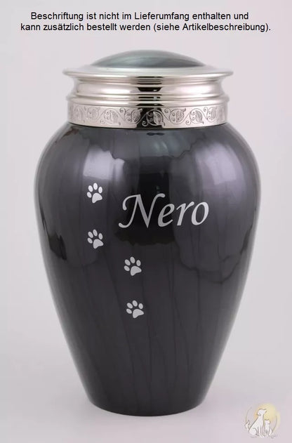Urne Blessing 3,8 Liter schwarz, Beispiel einer Folienbeschriftung mit Namen und Pfotenspur, Schrift B silberfarben