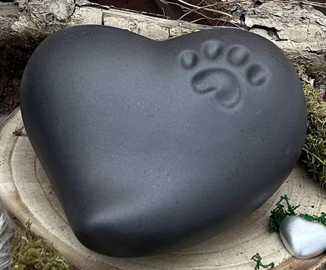 Tierurne Herz mit Pfote grau-schwarz  1,00 Liter