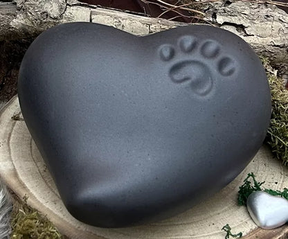 Tierurne Herz mit Pfote grau-schwarz  1,00 Liter
