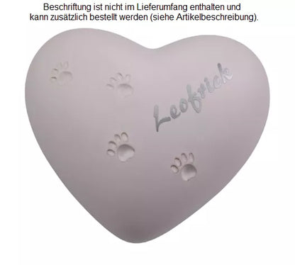 Beispiel Folienbeschriftung Name in silberfarben, Schrift Patrick auf Herz weiß 0,7 Liter