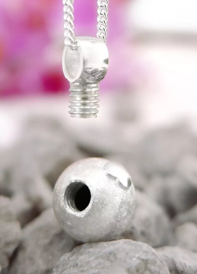 Ascheschmuck-Kette FINI mit Herz geöffnet