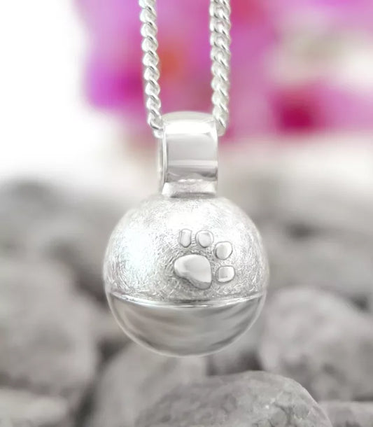 Ascheschmuck-Kette Fini mit Pfötchen