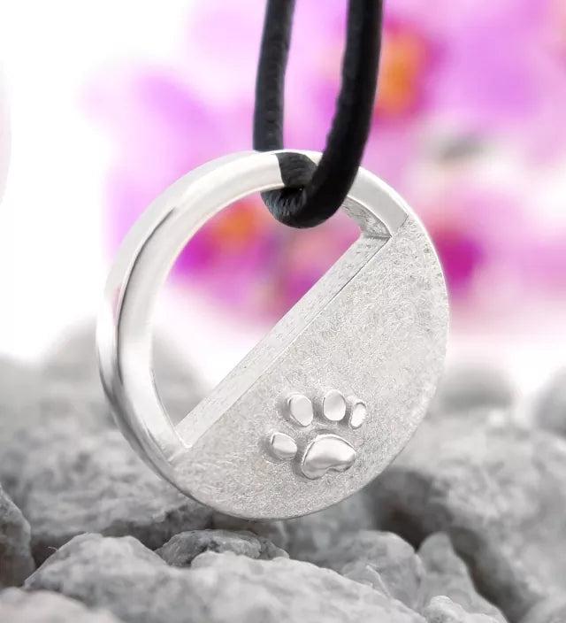 Ascheschmuck-Kette "Oria" mit Pfote