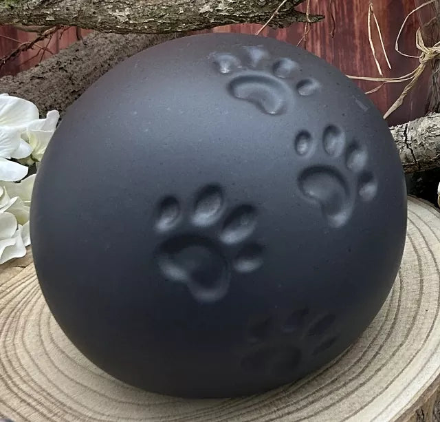Tierurne Kugel 4 Pfoten grau-schwarz
