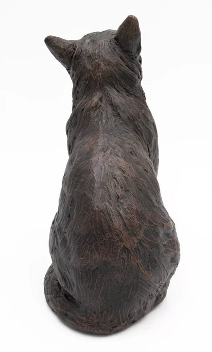 kunstharzurne sitzende Katze Ansicht von hinten