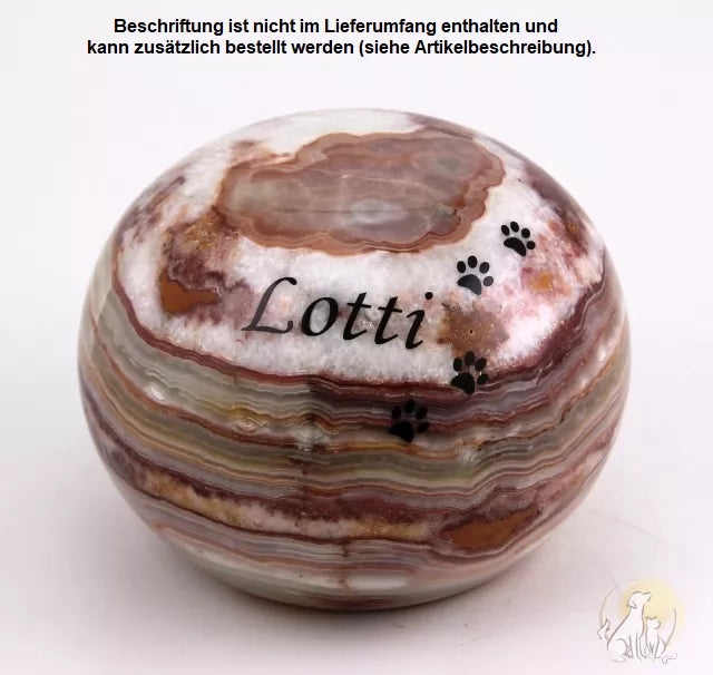 Beispiel einer Folienbeschriftung mit Namen und Pfotenspur
