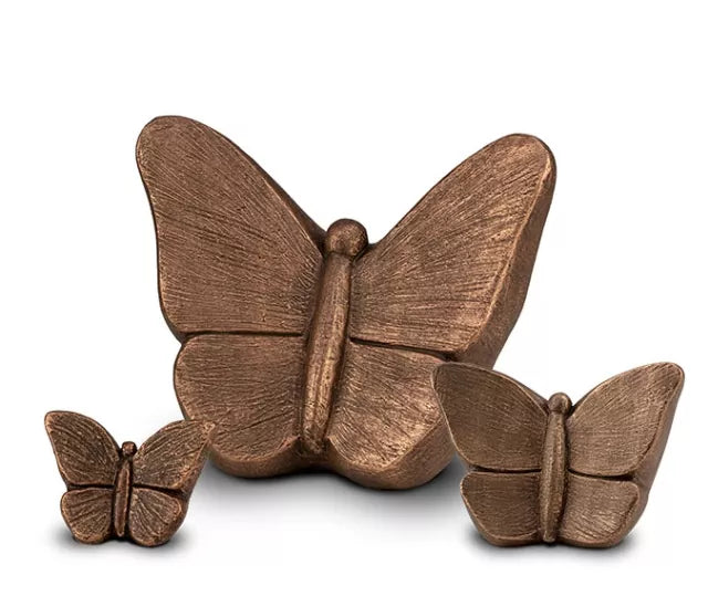 Tierurne in Schmetterlingsform bronzefarben Größenübersicht
