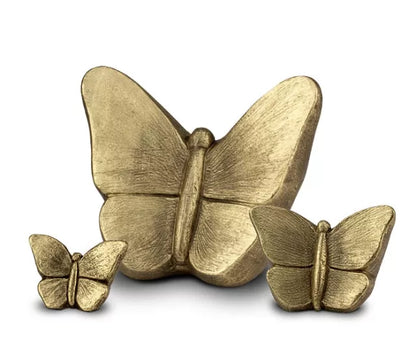 Tierurne in Schmetterlingsform goldfarben Größenübersicht