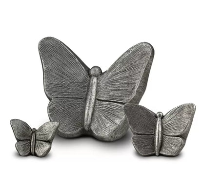 Tierurne in Schmetterlingsform silberfarben Größenübersicht