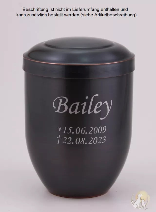 Kupferurne dunkel gefärbt 0,5 Liter, Beispiel Folienbeschriftung Schrift Blacky, silberfarben