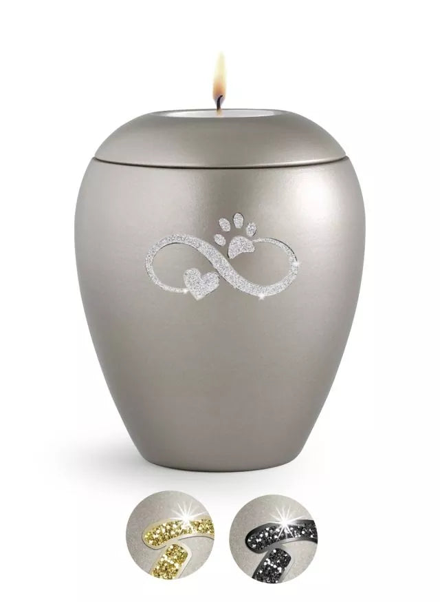 Tierurne Sparkling fume Infinity-Motiv silberfarben mit Gedenklicht