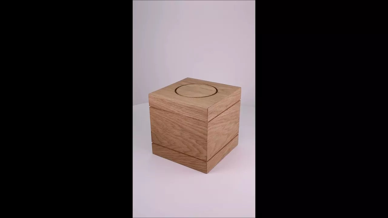 Produktvideo Holzurne Würfel Ziernuten 1,5 Liter Eiche