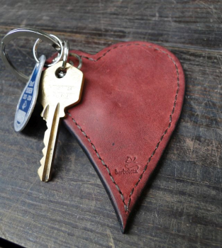 Preview: Anhänger Cora bordeaux-rot Beispielbild