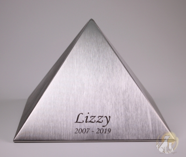 Preview: Gravurbeispiel Edelstahlpyramide