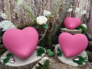 Gesamtübersicht Tierurne Herz aus Keramik, pink