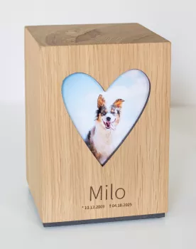 Tierurne Adhara mit Ausschnitt Herz, Gravur-Design Nr. 3