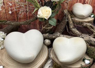 Preview: Tierurne Herzform Gesamtübersicht creme