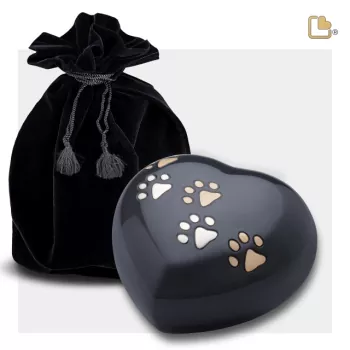 Herzurne Pfoten mit Schutztasche