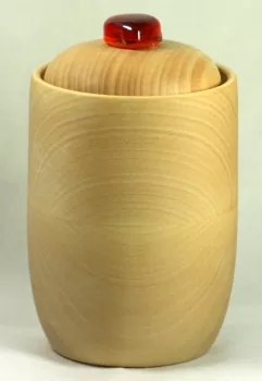 Tierurne Holz, Linde massiv, Glas-Herz, Einzelstück, 0,5 Liter