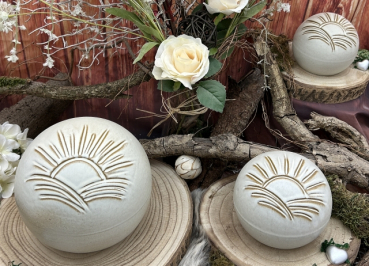 Preview: Tierurne Kugel Sonne Größenübersicht creme