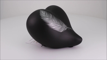 Preview: Produktvideo Tierurne Feder aus Keramik schwarz 0,55 Liter