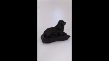 Produktvideo Kunstharzurne Cavalier King Charles Spaniel-Skulptur