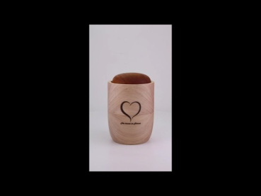 Preview: Produktvideo Tierurne Holz Herz 0,5 Liter