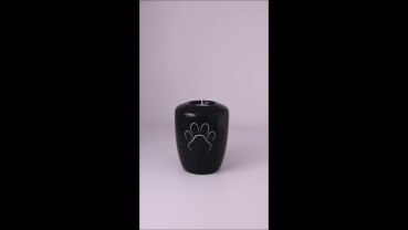 Preview: Produktvideo Tierurne Pfote mit Gedenklichteinsatz 0,5 Liter granit, Silhouette silberfarben