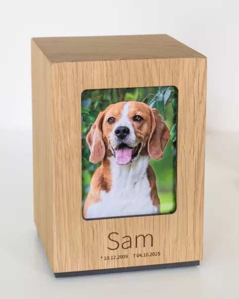 Tierurne Adhara mit Ausschnitt rechteckig, Gravur-Design Nr. 3