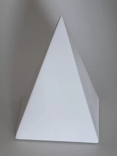 Pyramide 0,6 Liter weiß Frontansicht