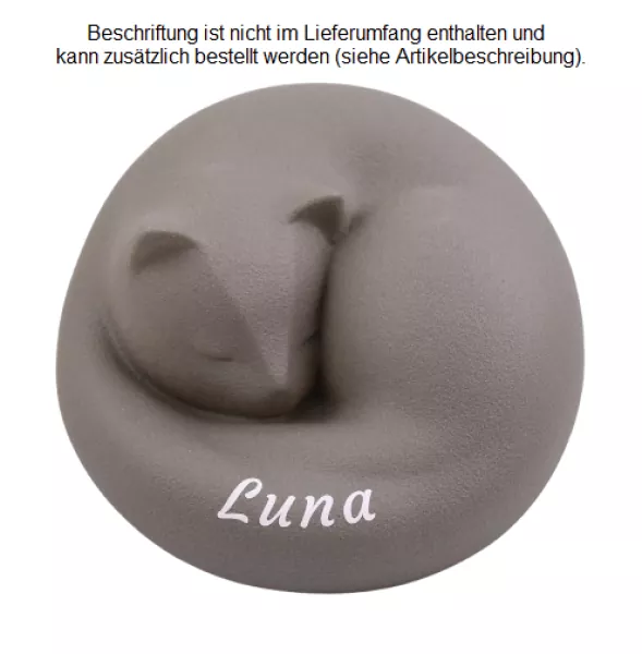 Katzenurne ruhende Katze in Grau mit personalisierter Folienbeschriftung mit Namen in weiß