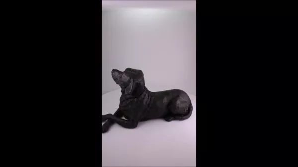 Produktvideo Kunstharzurne Labrador-Skulptur