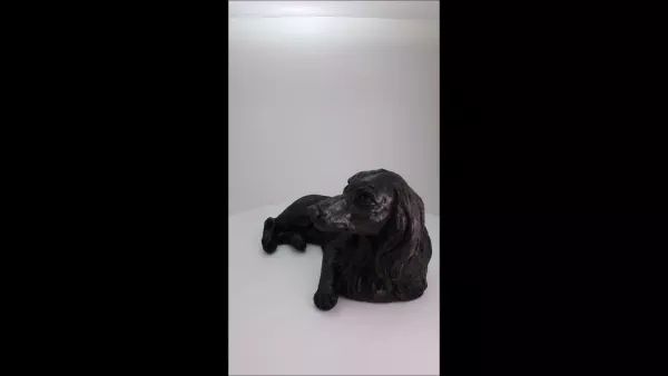 Produktvideo Kunstharzurne Dackel-Skulptur Langhaardackel Produktvideo Kunstharzurne Dackel-Skulptur Langhaardackel